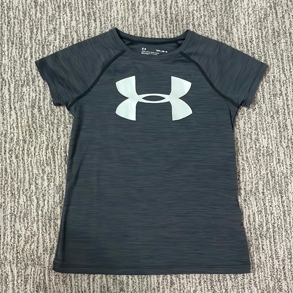 Under Armour girls shirt size M